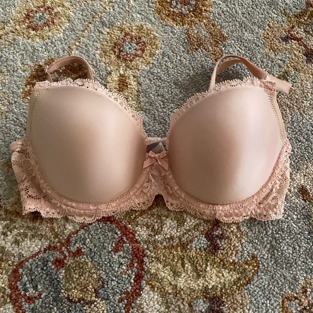 ⭐️ LIKE NEW ⭐️ Victoria’s Secret DREAM ANGELS LINED DEMI 32D • color NUDE
